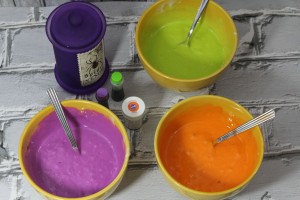 I can't bake very well, and even I was able to make this recipe! Your guests will never guess this amazing marbled Halloween bundt cake is so easy to make. I'm going to use as the feature of my Halloween party food buffet! I think it looks impressive with all the colors! | www.WhatMommyDoes.com | Category: Halloween Dessert Ideas