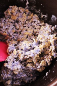 Super easy to make Valentine's Day Rice Krispie treats! They look especially lovely stacked 3-high in bags…perfect for the kids' class parties at school or even teacher gifts. I LOVE simple yet impressive ideas like this!