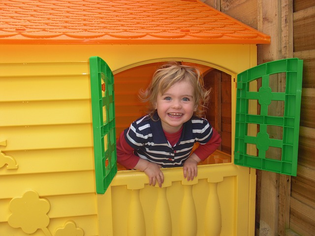 15 Things You Can Sell to Make Money Fast - kids toys like play houses