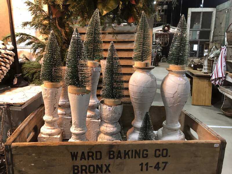 old table legs into Christmas decorations