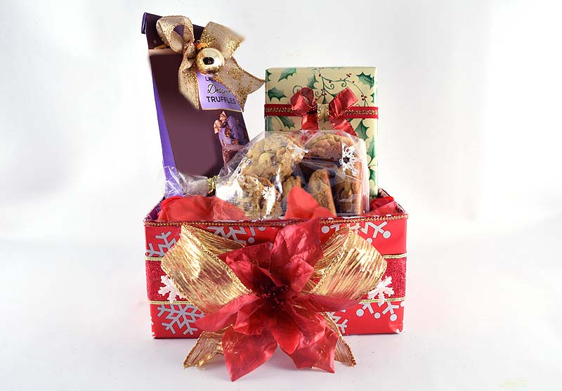 upcycled Christmas gift baskets made from easy tutorial