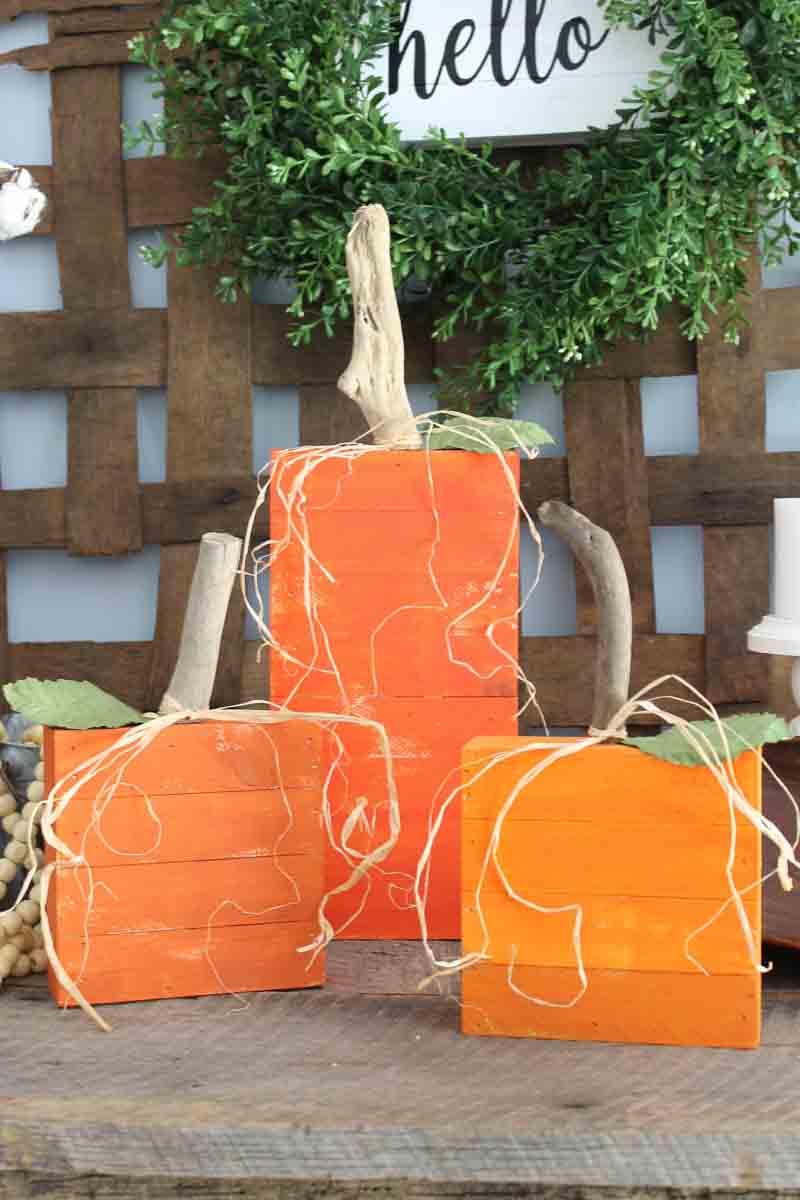easy DIY decor projects for fall - wooden pumpkins