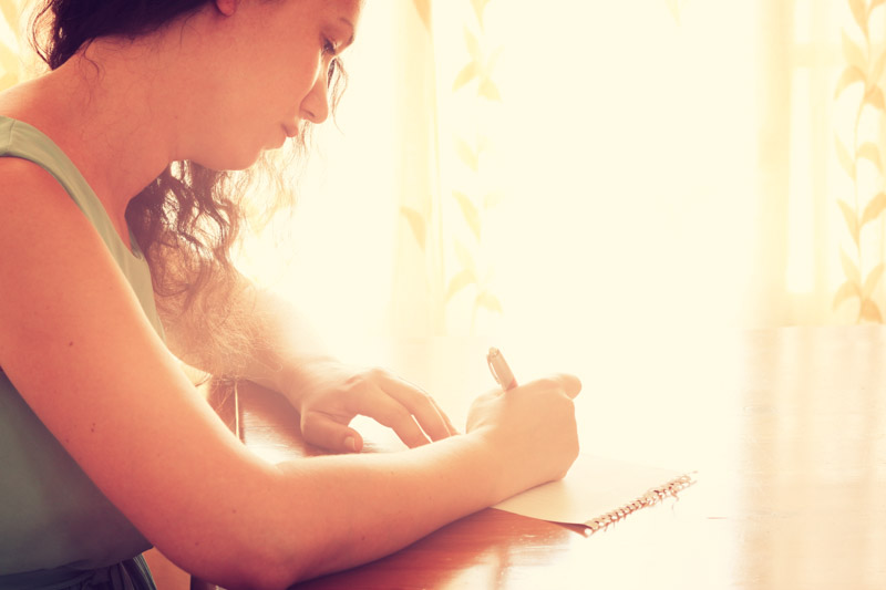 writing a thank you card