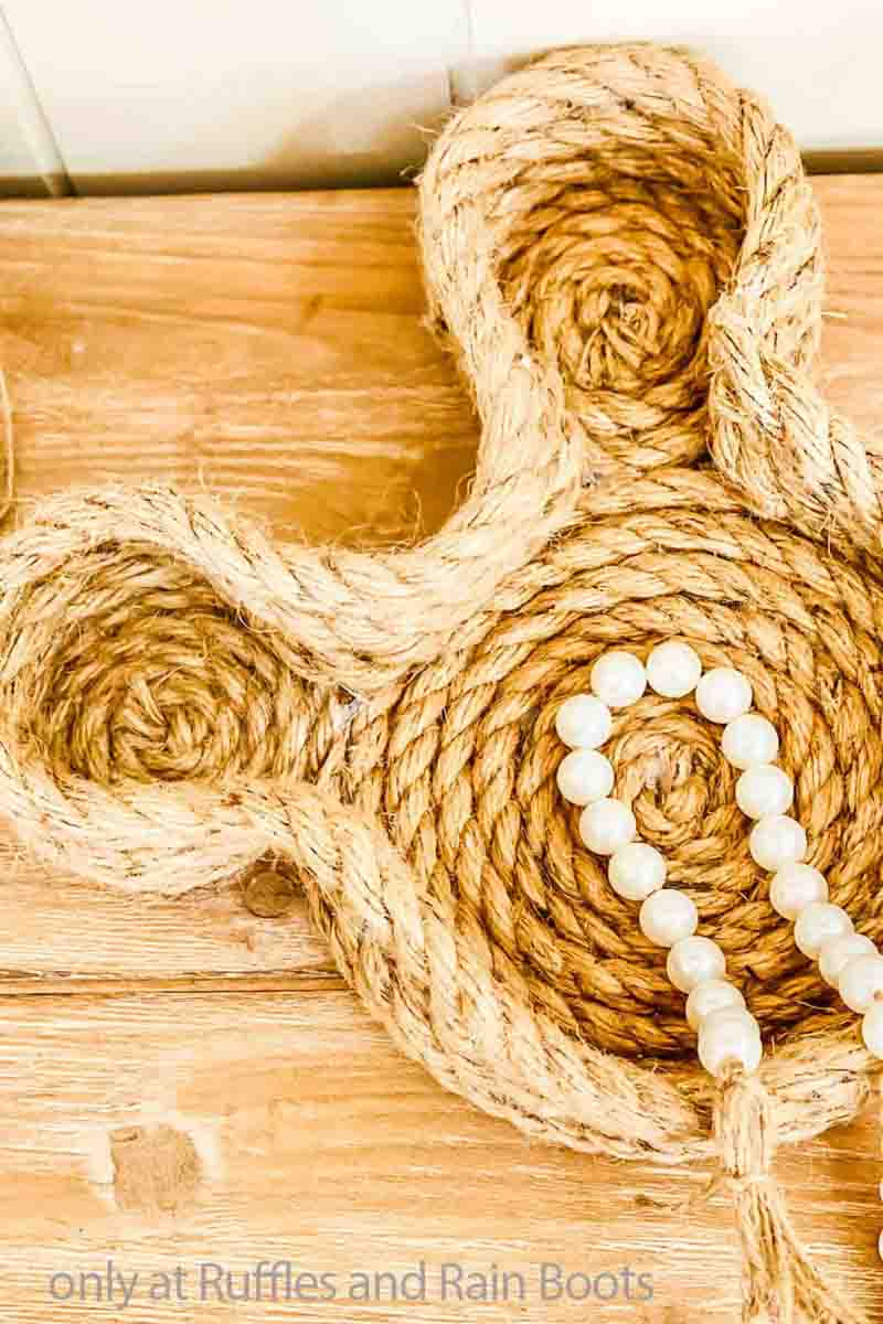 jute mouse ear basket craft using Dollar Tree rope for easy DIY Christmas gifts