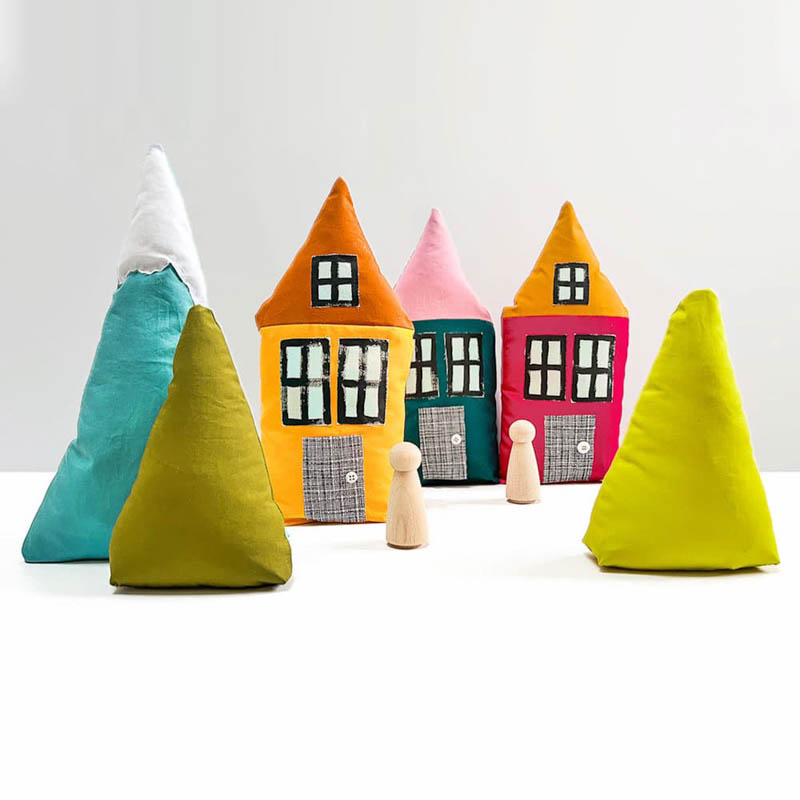 adorable fabric house and tree play set easy sewing projects for gifts